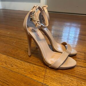 JustFab Nude Heels (5”): Size 6
